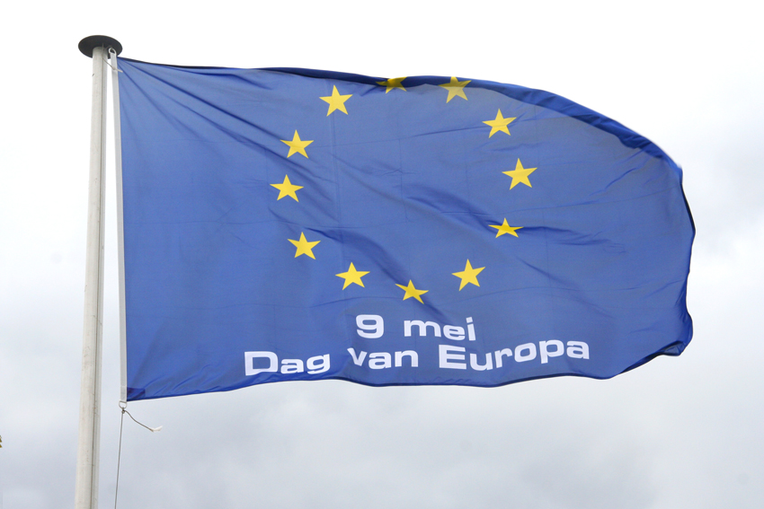 Europese vlag met de tekst Dag van Europa er op