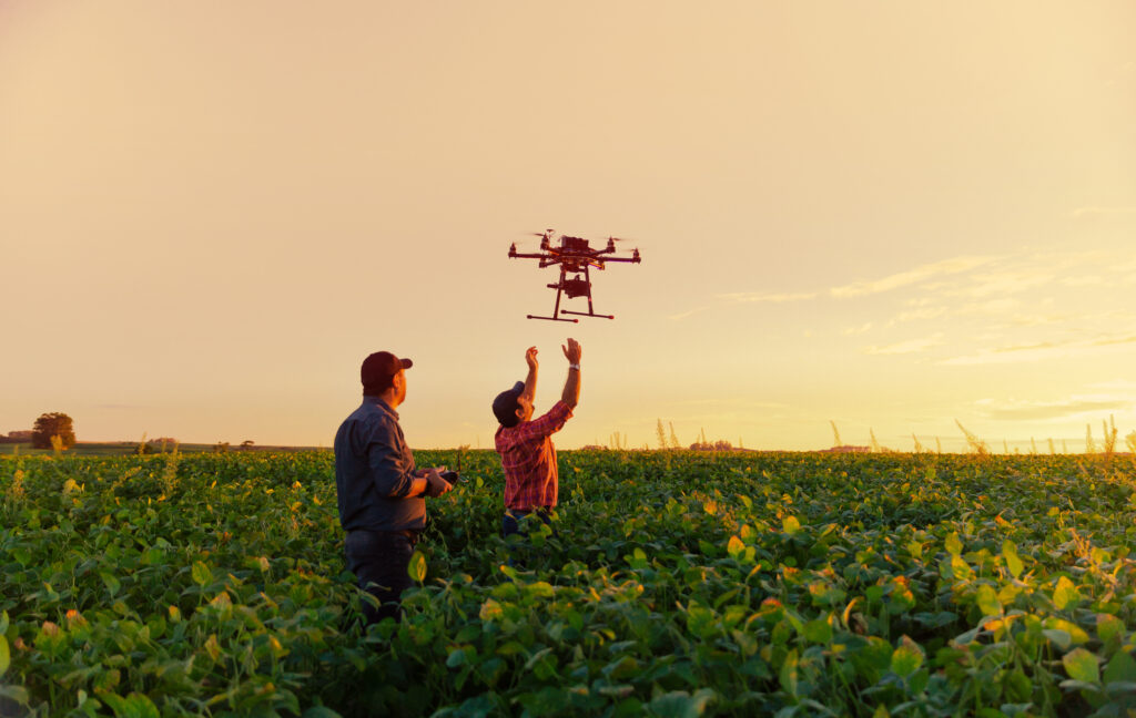 Afbeelding precisielandbouw drone boven gewasveld
